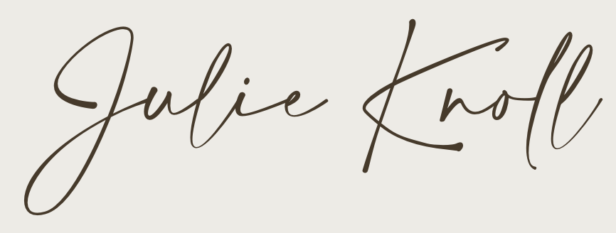 Julie Signature